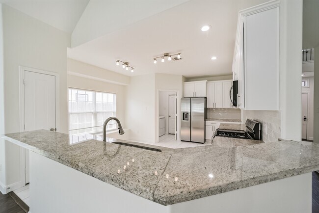 Building Photo - 10618 Bassoon Dr