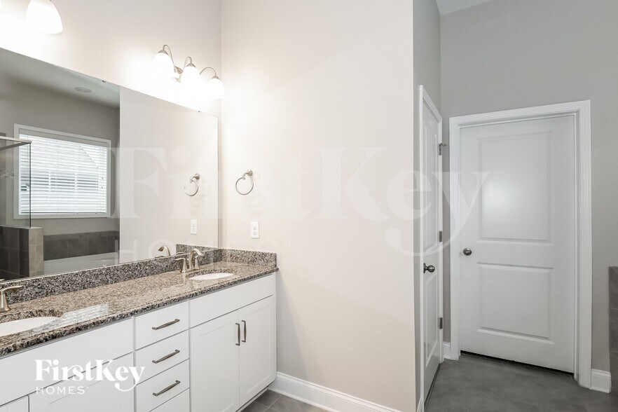 Building Photo - 2486 Seagull Dr