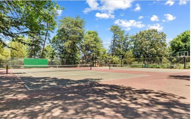 Building Photo - Bright And Luxurious 1 Bed 1 Bath Condo In Amenity-filled Woodlake Towers