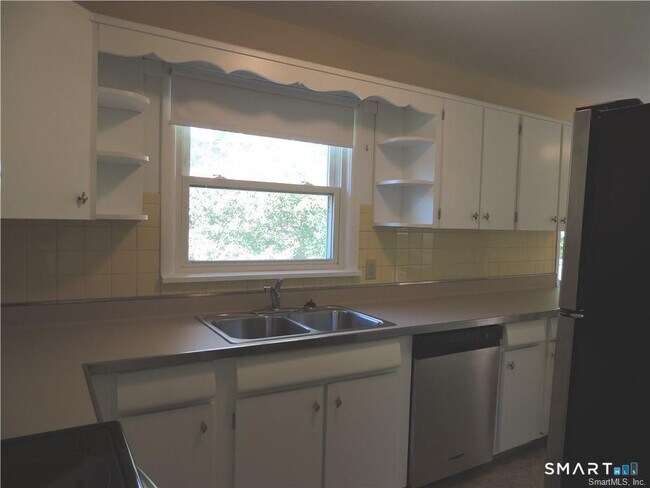Building Photo - 87 Hotchkiss Grove Rd