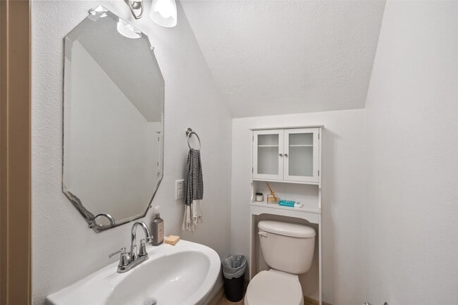 Building Photo - 911 McKinney Park Ln