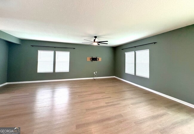 Building Photo - 164 Ashwood Cir