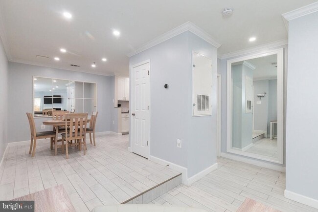 Building Photo - 255 S Pickett St