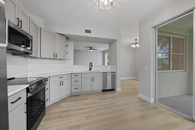 Building Photo - 11022 Legacy Dr