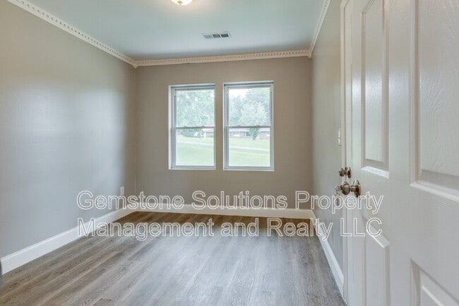 Building Photo - 104 Anchor Dr