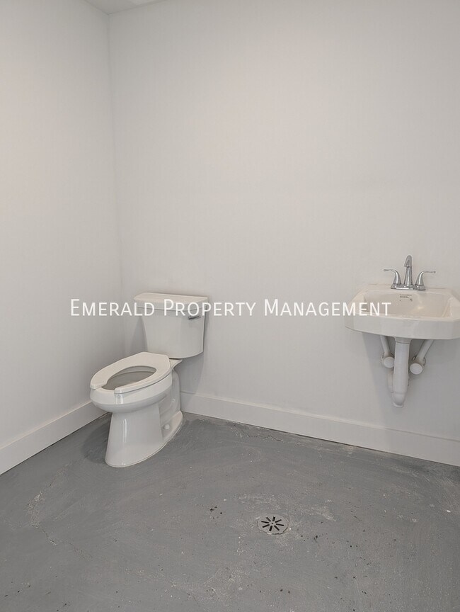 Building Photo - 2737 11th St