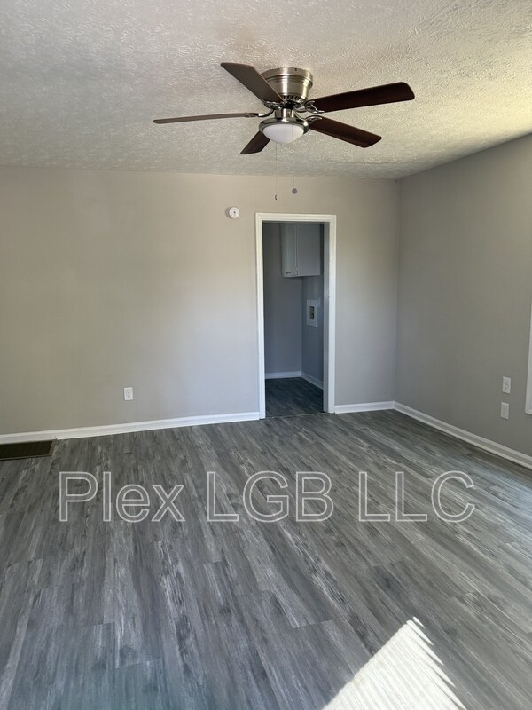 Building Photo - 12 Heard St