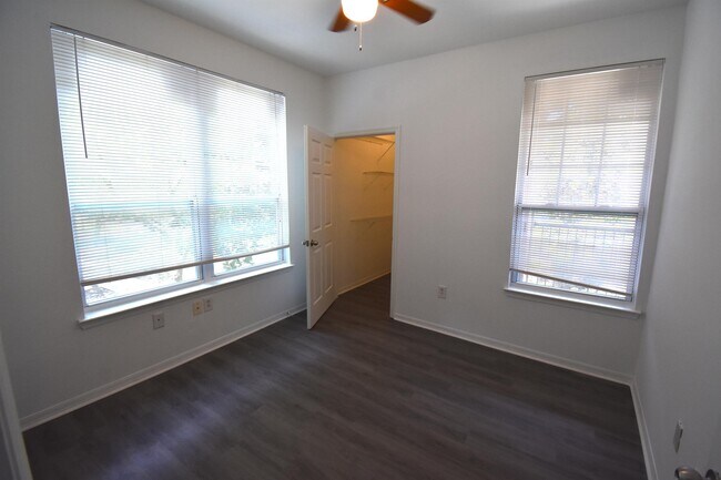 Building Photo - 2000 Erving Cir