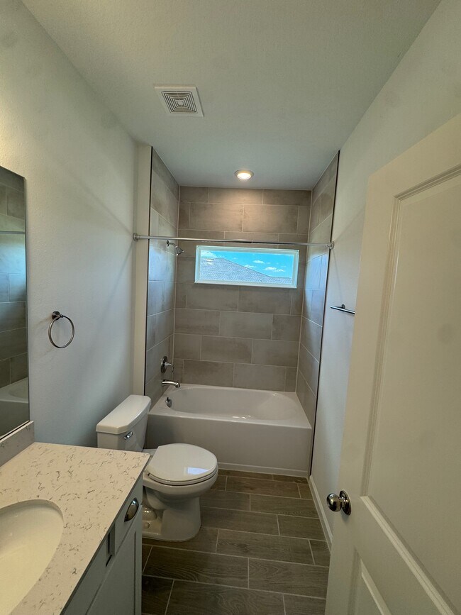 Building Photo - 13717 NW Convergence Blvd