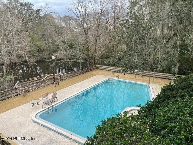 Building Photo - 1604 Arcadia Dr