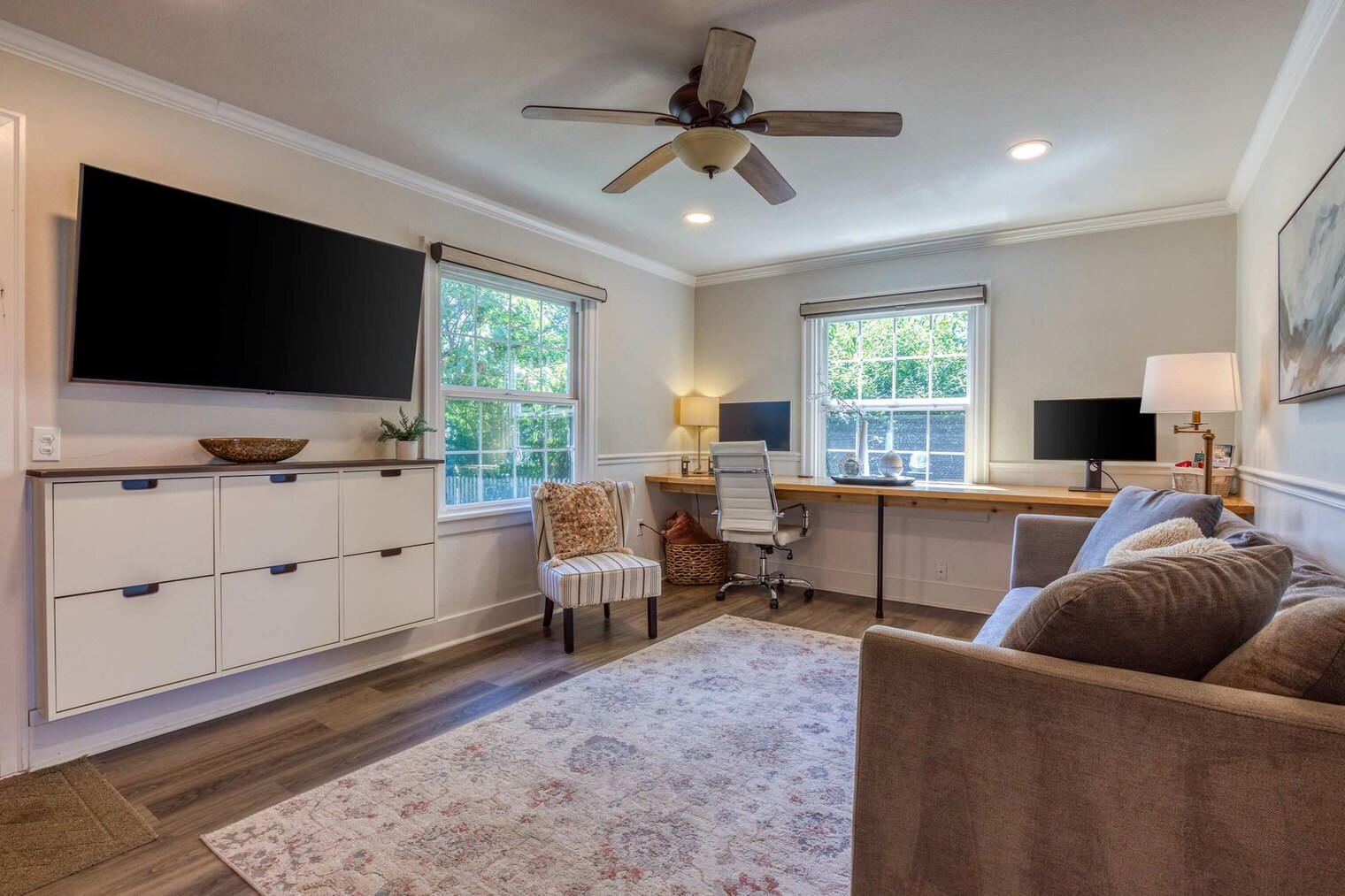 Building Photo - 214 Ave F