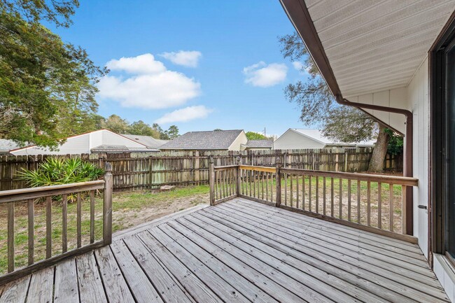 Building Photo - 208 Bartonwood Ct