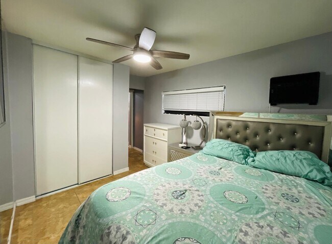 Building Photo - 3720 W Mauna Loa Ln