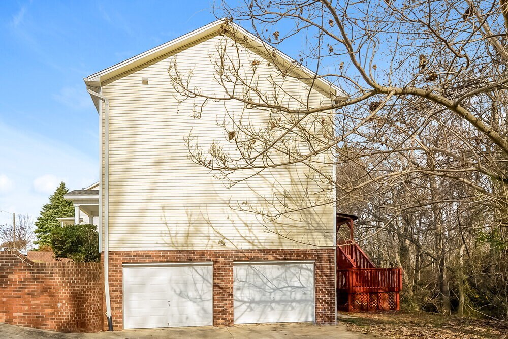 Building Photo - 213 Sedge Meadow Dr