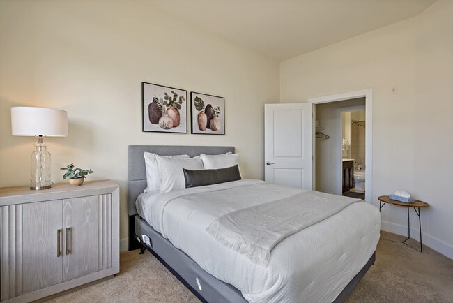 Building Photo - 1800 Diagonal Rd