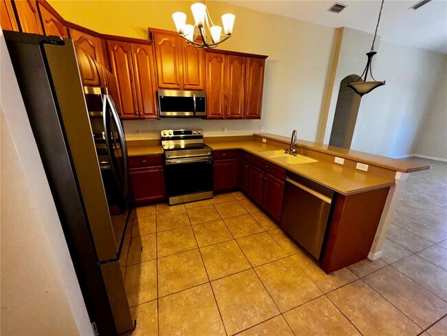 Building Photo - 16567 Cedar Run Dr