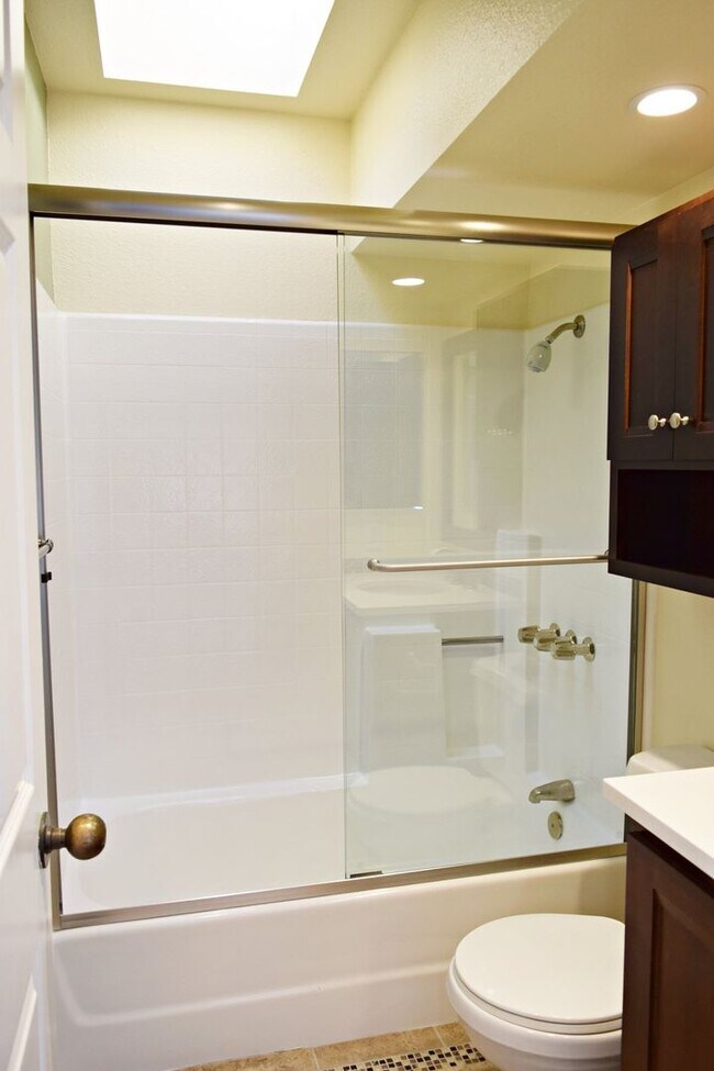 Building Photo - Modern 2 Bed 2.5Bath Townhome with Garage, Balconies & In-Unit Laundry in Linda Vista