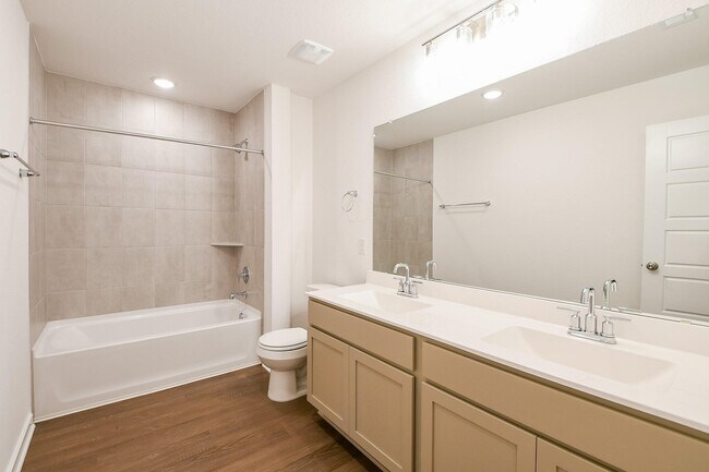 Building Photo - 1642 Birch Wood Dr