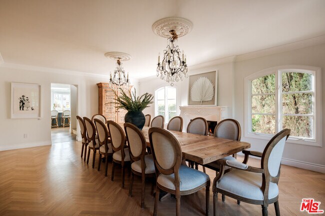 Building Photo - 18875 Pasadero Dr