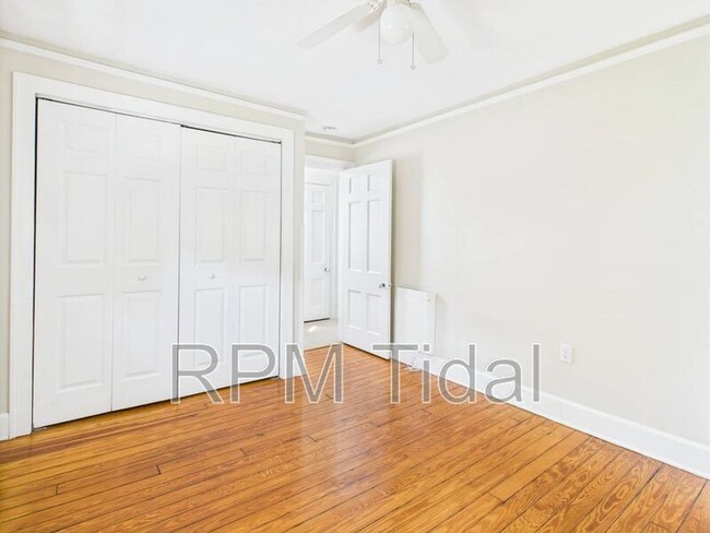 Building Photo - 217 Palen Ave