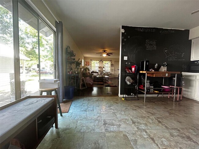 Building Photo - 4511 Avenue B