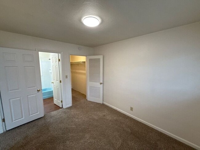 Building Photo - 1145 Saginaw St S