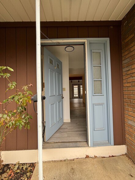 Primary Photo - 6318 Bannister Dr