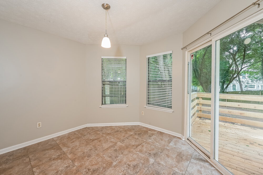 Building Photo - 6052 Creekford Dr