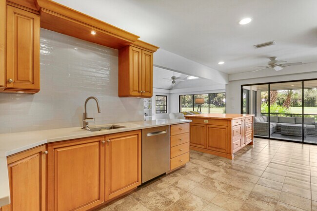 Building Photo - 5740 SE Winged Foot Dr