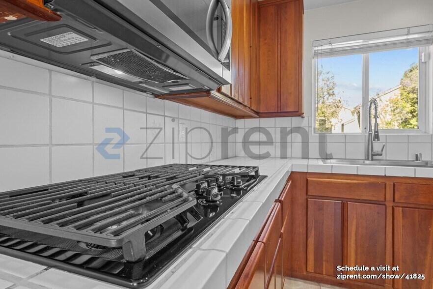 Building Photo - 24139 Zorro Ct