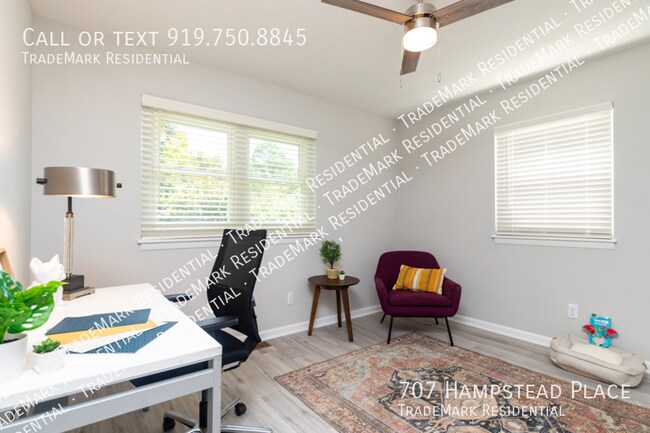 Building Photo - 707 Hampstead Pl