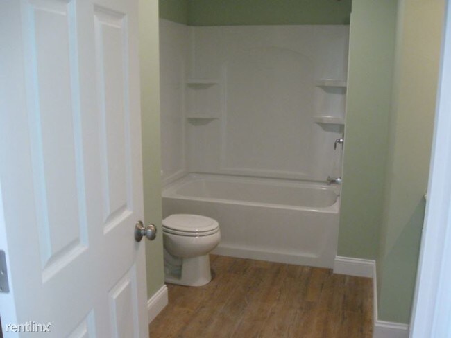 Building Photo - 1 br, 1 bath Apartment - 2 South Grove Street