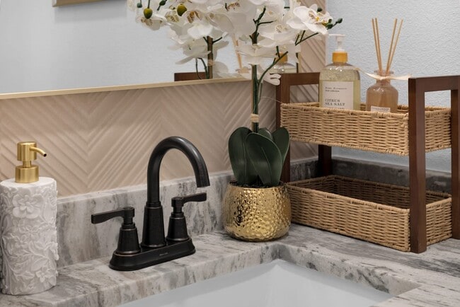 Building Photo - 6726 Dumble St