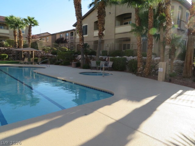 Building Photo - 2305 W Horizon Ridge Pkwy