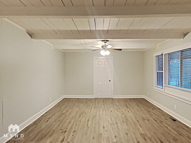 Building Photo - 3836 Garrett Rd SW