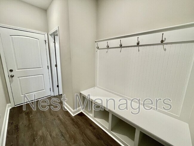 Building Photo - 5177 Maxwell Rd