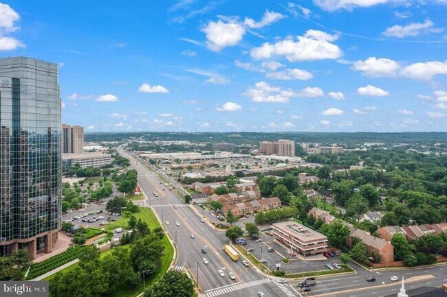 Building Photo - 3701 S George Mason Dr