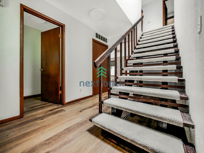 Building Photo - 4 Bed 2.5 Bath Single-Family House at the ...