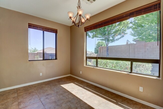 Building Photo - Beautiful 4 bedroom 2 bathroom home in Prescott!