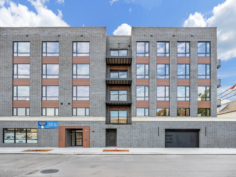 Building Photo - 3202 N Racine Ave