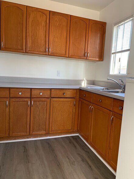 Building Photo - 4137 Chevy Chase Dr