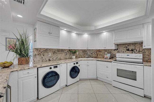 Building Photo - 4020 Galt Ocean Dr