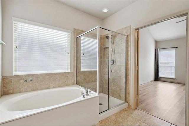 Building Photo - 15628 Carlton Oaks Dr