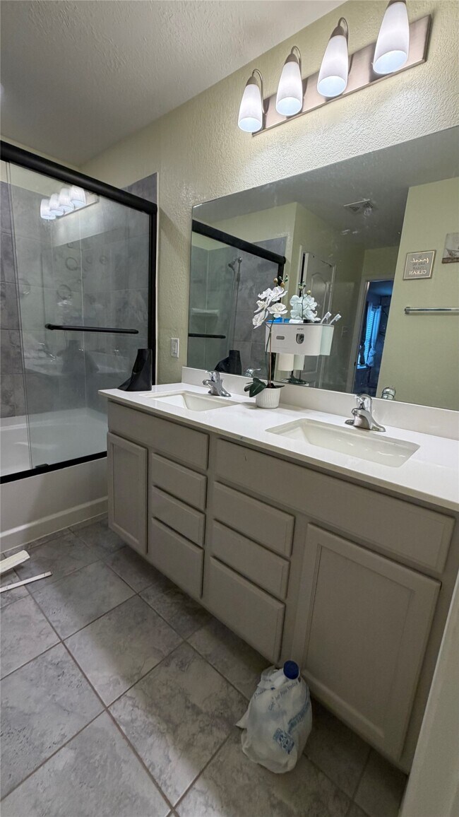 Building Photo - 25307 Queens Causeway Ln