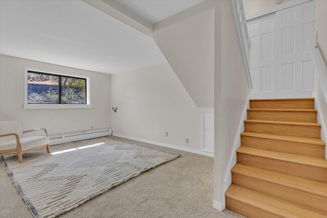 Building Photo - 650 Hartford Dr