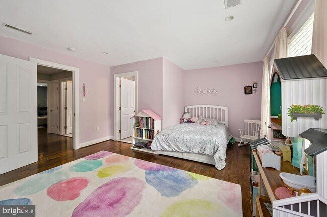 Building Photo - 6005 Selvyn Rd