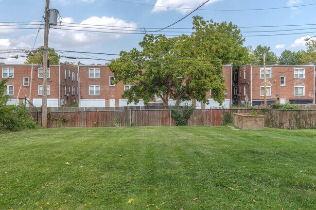 Building Photo - 6415 Cates Ave