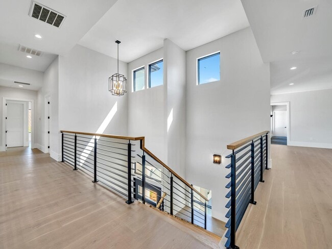 Building Photo - 330 Kelly Plantation Dr