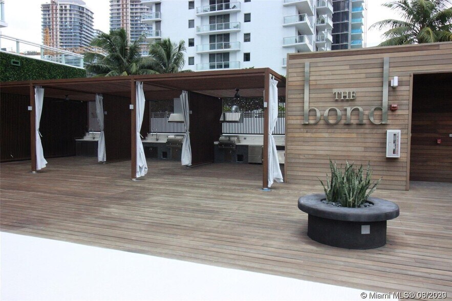 Building Photo - 1080 Brickell Ave