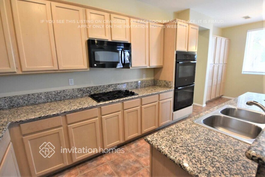 Building Photo - 4829 Soaring Springs Ave